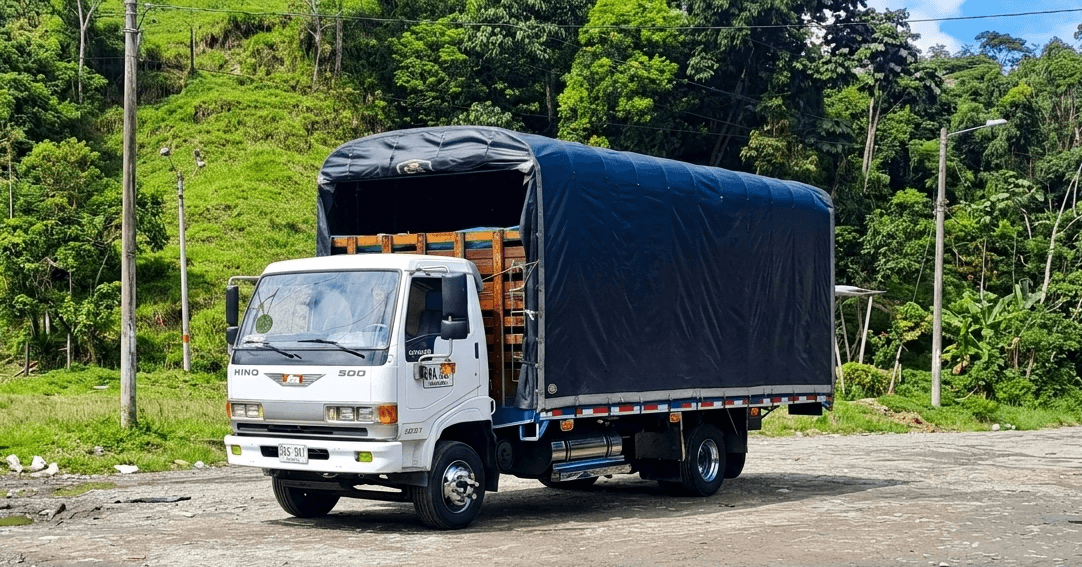 HINO MODELO 2000