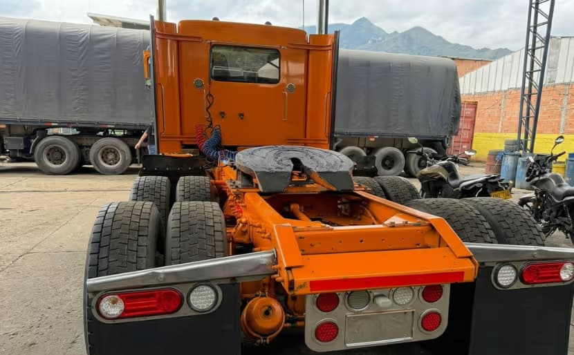 KENWORTH T800 2005 miniatura 2
