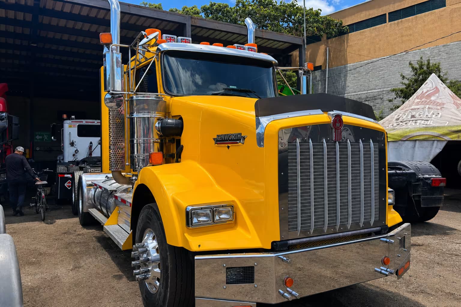 KENWORTH T800 2023 1
