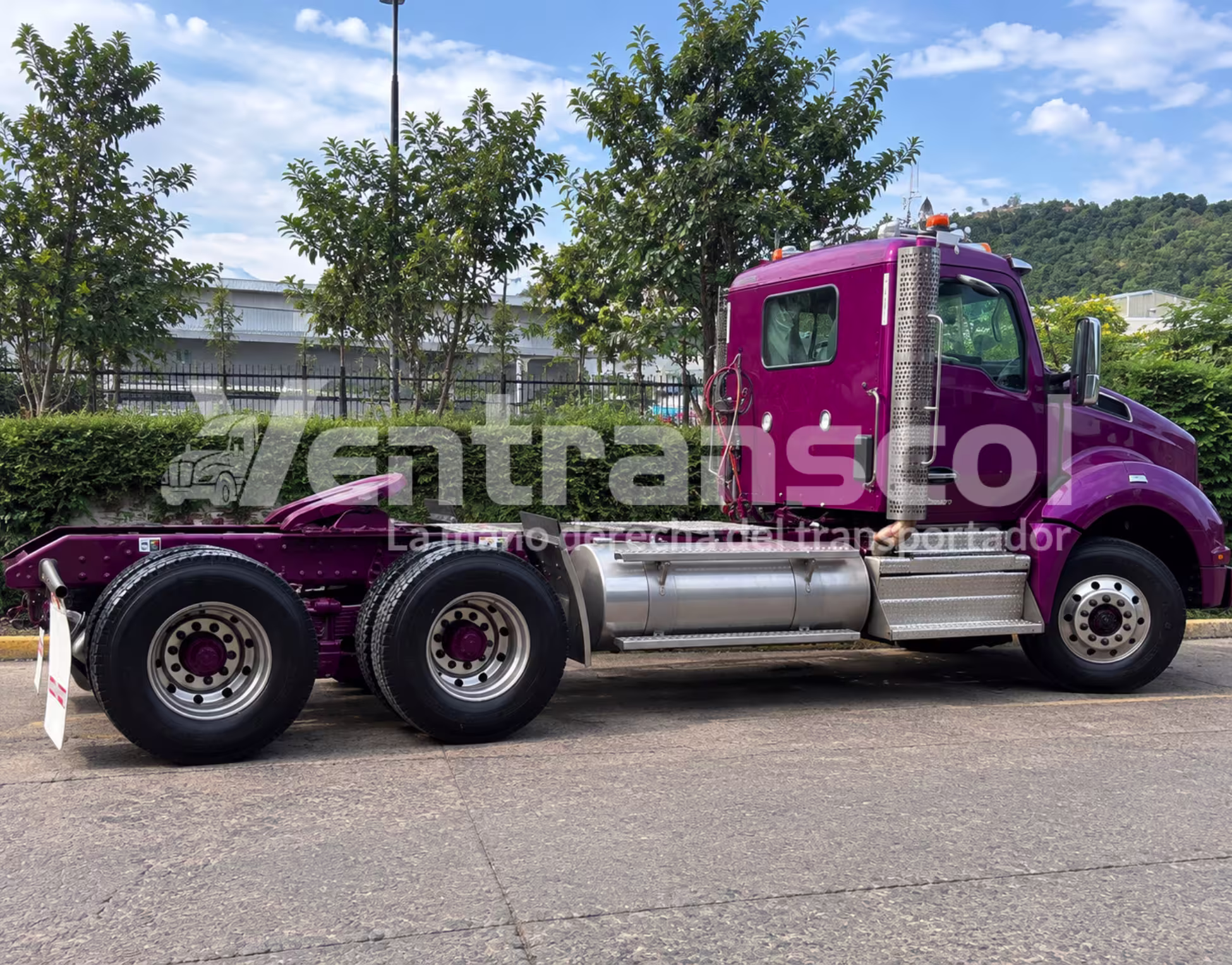 KENWORTH T880 2027 MORADA 1