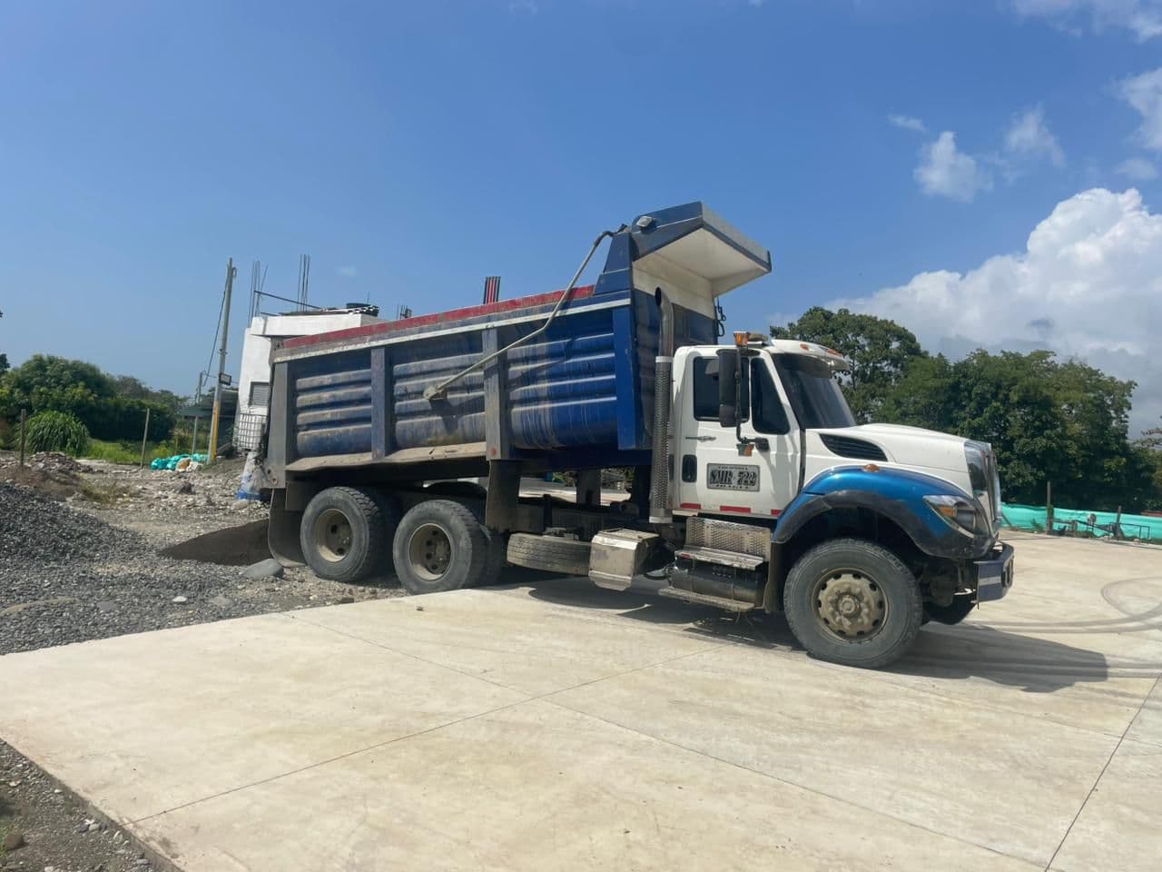 Volqueta Doble troque Inter Modelo 2012